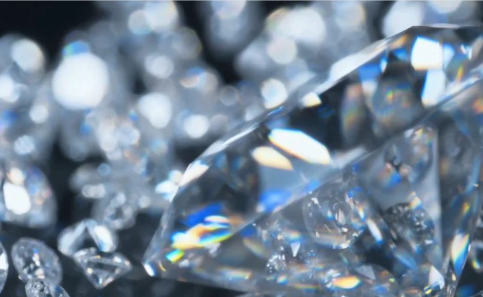 Nghịch lý thị trường kim cương nhân tạo, 99 carat chỉ từ 85.000 đồng Nghịch lý thị trường kim cương nhân tạo, 99 carat chỉ từ 85.000 đồng