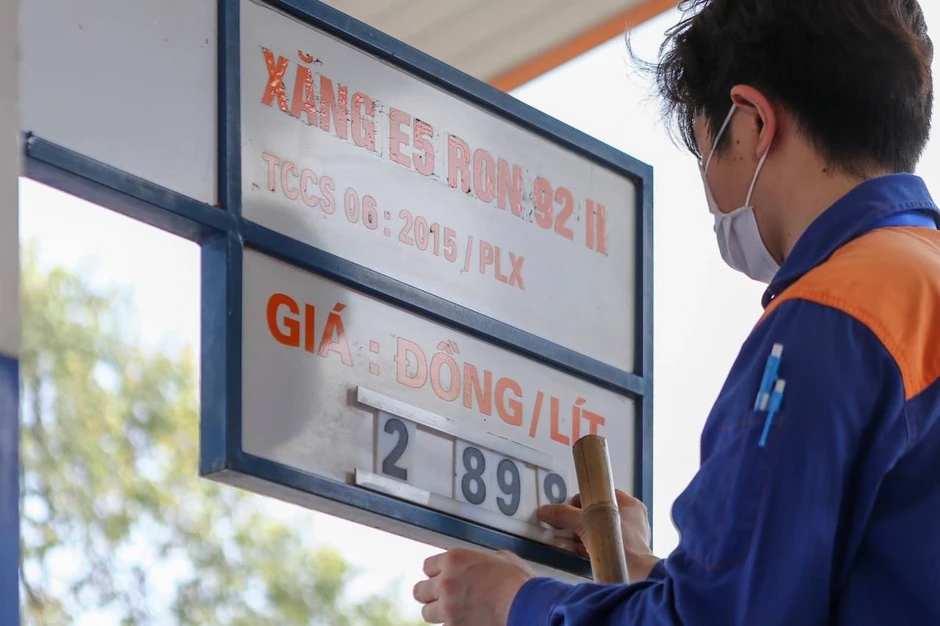 Ngoài xăng E10, người dân có thể lựa chọn xăng nào khác từ ngày 1/6? Ngoài xăng E10, người dân có thể lựa chọn xăng nào khác từ ngày 1/6?