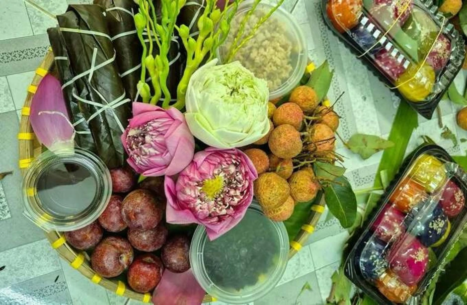Người dân chi ít hơn cho mâm cúng Tết Đoan Ngọ Người dân chi ít hơn cho mâm cúng Tết Đoan Ngọ