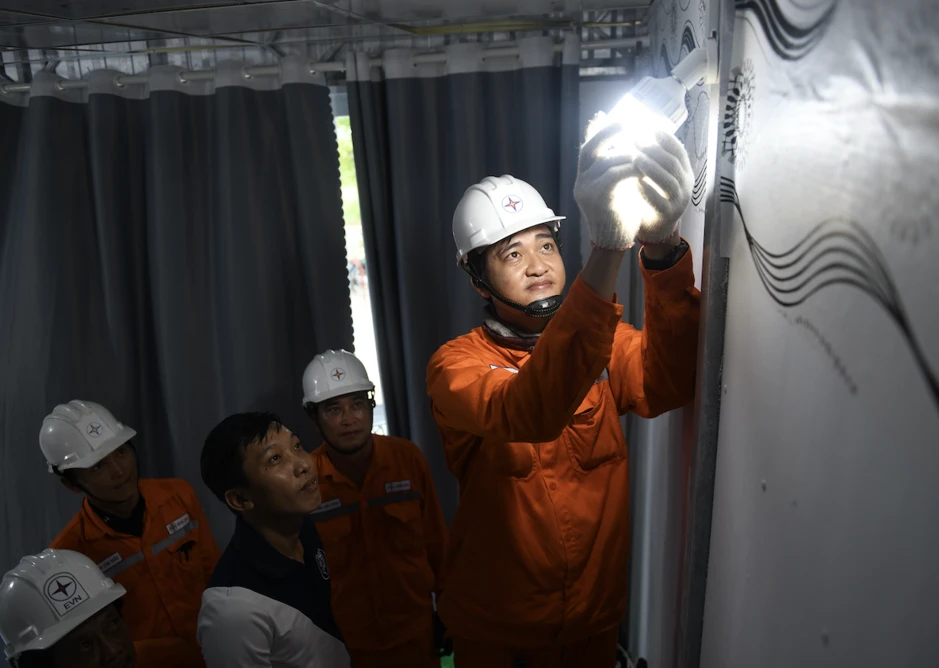 Người thuê trọ lưu ý: Giá điện chỉ từ 1.940-3.460 đồng/kWh, chủ nhà thu cao hơn là sai Người thuê trọ lưu ý: Giá điện chỉ từ 1.940-3.460 đồng/kWh, chủ nhà thu cao hơn là sai