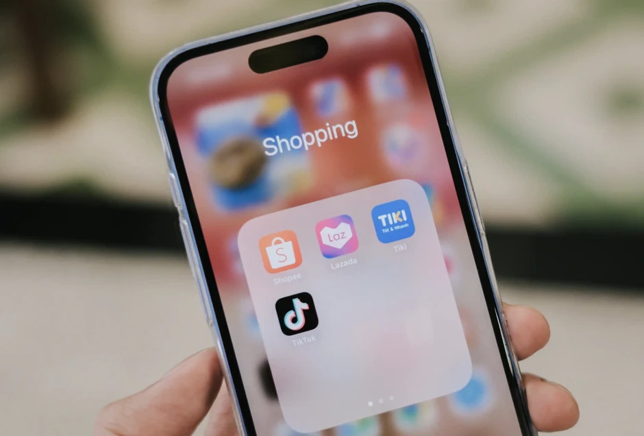 Người Việt chi hơn 1.600 tỷ đồng/ngày cho Shopee, TikTok Shop, Lazada... Người Việt chi hơn 1.600 tỷ đồng/ngày cho Shopee, TikTok Shop, Lazada...