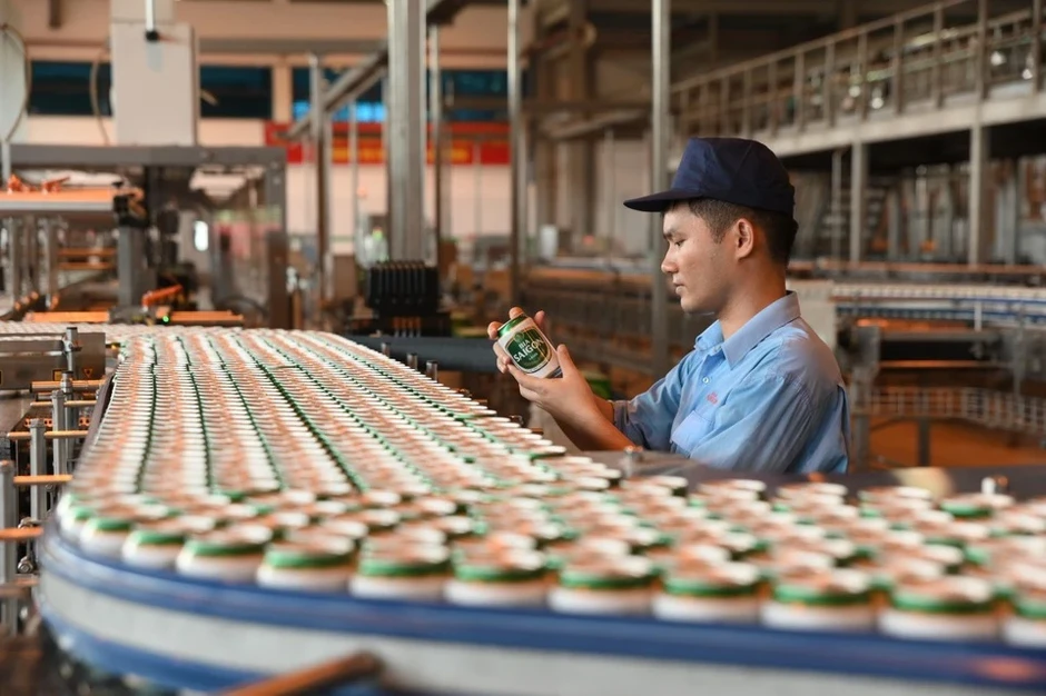 Người Việt ngày càng chuộng bia lon 'lùn' 250 ml, điều gì đang xảy ra? Người Việt ngày càng chuộng bia lon 'lùn' 250 ml, điều gì đang xảy ra?