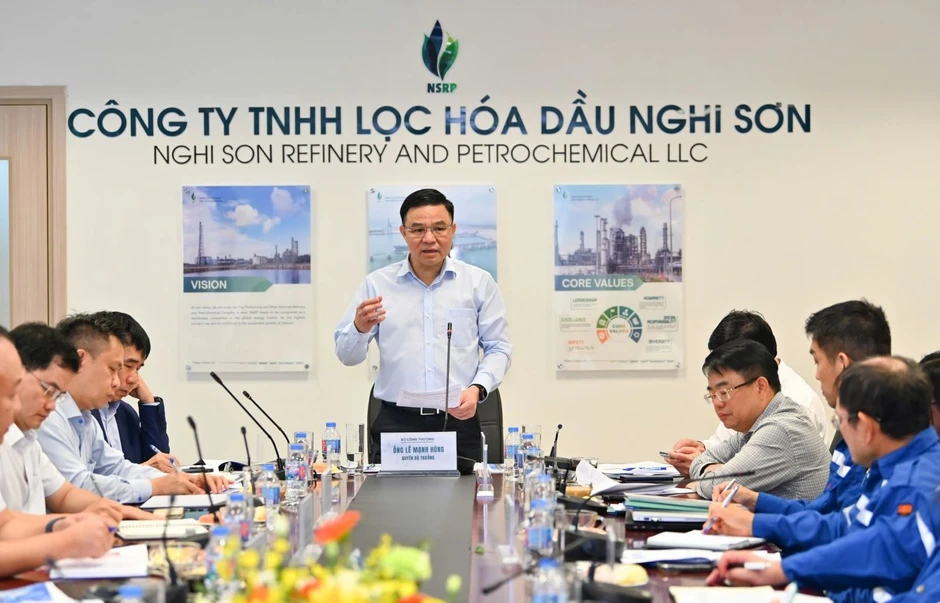 Nguồn cung xăng dầu tại 2 nhà máy lọc dầu lớn nhất Việt Nam hiện ra sao? Nguồn cung xăng dầu tại 2 nhà máy lọc dầu lớn nhất Việt Nam hiện ra sao?