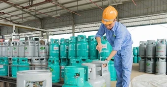 Nhập khẩu khí dầu mỏ hóa lỏng tăng mạnh, vì sao giá gas vẫn leo thang?