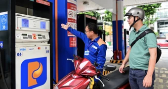 Nhập khẩu xăng dầu tháng 3 tăng đột biến, Bộ Công Thương báo tin vui mới