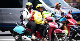 Nhiều hãng xe công nghệ tăng giá cước, phí