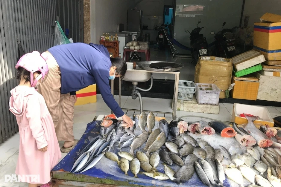 Nhiều mặt hàng đắt hơn, bà nội trợ tính toán chi tiêu khi đi chợ Nhiều mặt hàng đắt hơn, bà nội trợ tính toán chi tiêu khi đi chợ