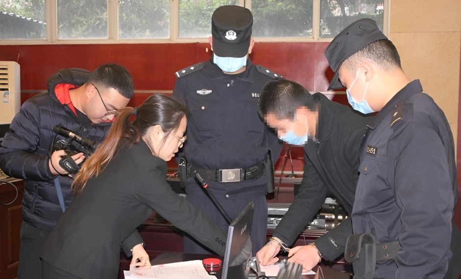 Nhiều người mất tiền tỷ vì tin vào 'thương vụ đổi đời' Nhiều người mất tiền tỷ vì tin vào 'thương vụ đổi đời'