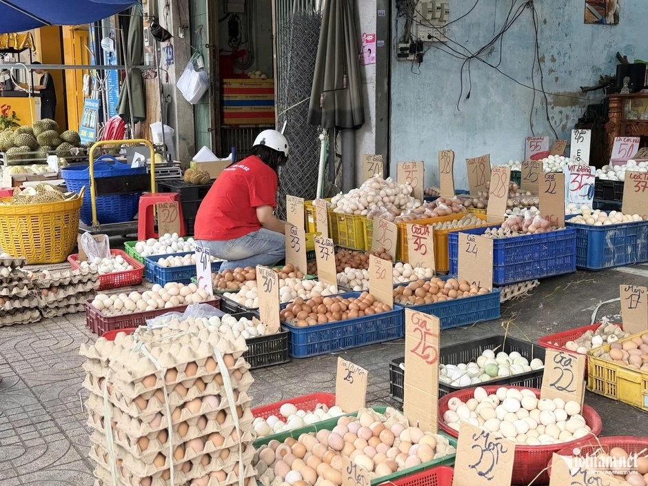 Nhờ bánh Trung thu, giá trứng gà thoát đáy Nhờ bánh Trung thu, giá trứng gà thoát đáy
