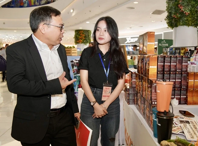 Nhộn nhịp Lễ hội Tôn vinh Cà phê - Trà Việt lần 4 - năm 2026 trước giờ G Nhộn nhịp Lễ hội Tôn vinh Cà phê - Trà Việt lần 4 - năm 2026 trước giờ G