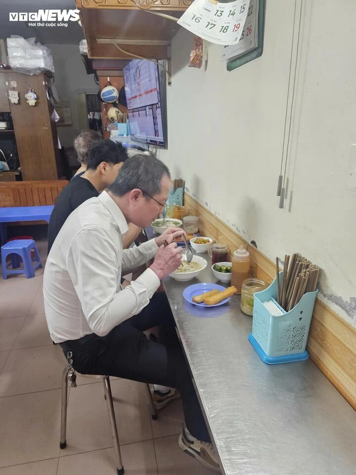 Những bát phở 20.000 - 30.000 đồng hiếm hoi ở Hà Nội giữa tâm 'bão giá' Những bát phở 20.000 - 30.000 đồng hiếm hoi ở Hà Nội giữa tâm 'bão giá'