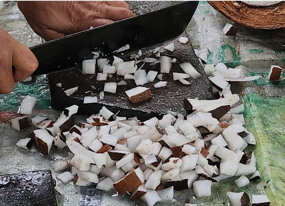 Nông dân miền Tây dùng nguyên liệu bất ngờ để vỗ béo tôm càng xanh Nông dân miền Tây dùng nguyên liệu bất ngờ để vỗ béo tôm càng xanh