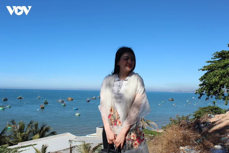 Phát hiện 3 vựa chuyên bán tôm hùm kém chất lượng tại làng chài Mũi Né Phát hiện 3 vựa chuyên bán tôm hùm kém chất lượng tại làng chài Mũi Né