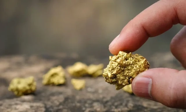 Phát hiện mỏ chứa hơn 1.000 tấn vàng dưới lòng đất ngay tại láng giềng Việt Nam, giá trị hơn 80 tỷ USD Phát hiện mỏ chứa hơn 1.000 tấn vàng dưới lòng đất ngay tại láng giềng Việt Nam, giá trị hơn 80 tỷ USD