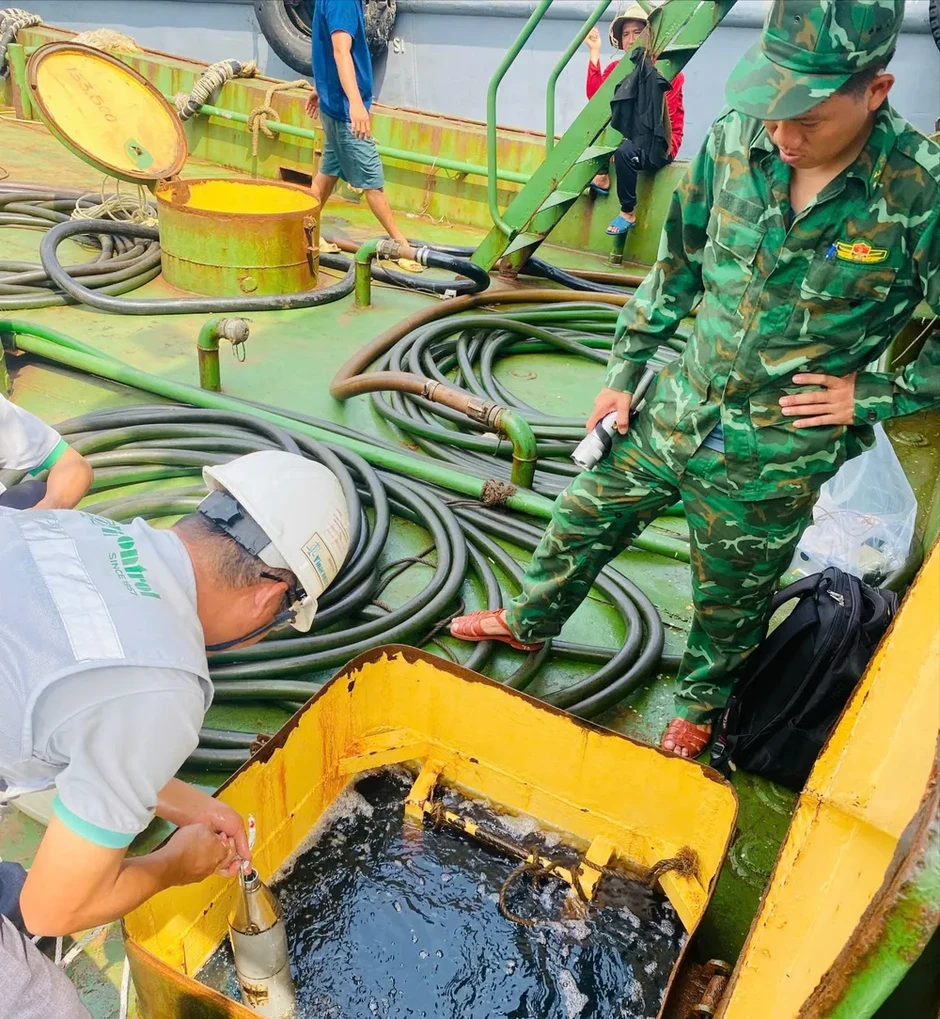 Phát hiện tàu chở 50.000 lít dầu diesel không rõ nguồn gốc Phát hiện tàu chở 50.000 lít dầu diesel không rõ nguồn gốc