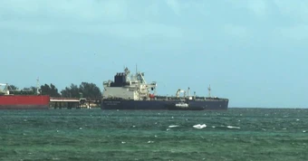 Phát hiện tàu chở gần 300.000 thùng dầu Nga đang di chuyển, đến sát Cuba thì bất ngờ dừng lại