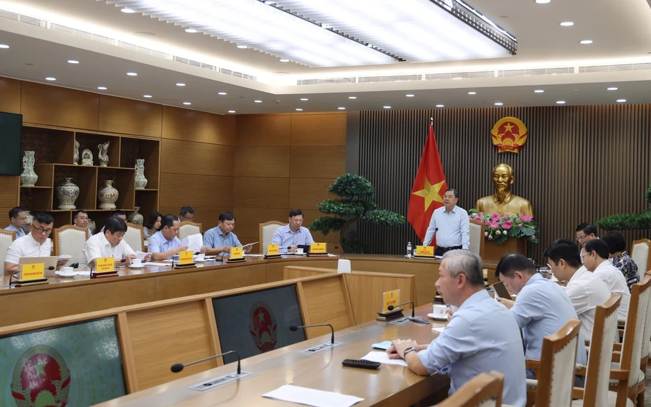 Phó Thủ tướng: Khẩn trương xây dựng chiến lược phát triển thị trường trong nước Phó Thủ tướng: Khẩn trương xây dựng chiến lược phát triển thị trường trong nước