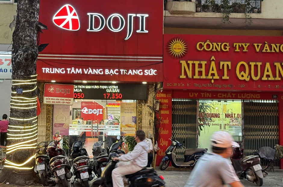 'Phố vàng' Trần Nhân Tông vắng lặng ngày cửa hàng Bảo Tín Minh Châu tạm đóng cửa 'Phố vàng' Trần Nhân Tông vắng lặng ngày cửa hàng Bảo Tín Minh Châu tạm đóng cửa