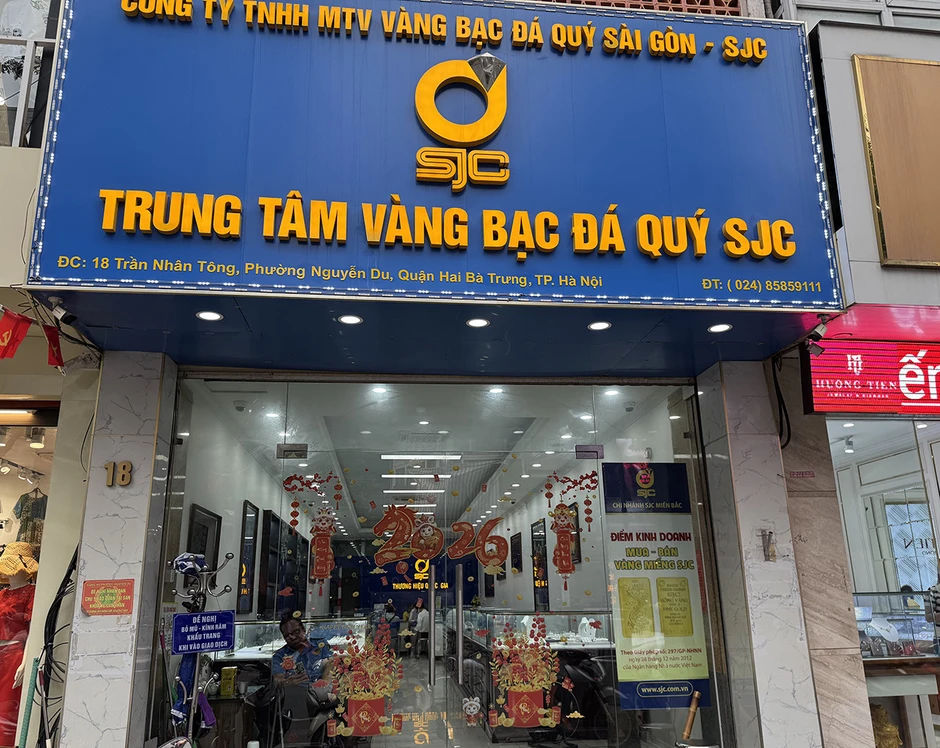 'Phố vàng' Trần Nhân Tông vắng lặng ngày cửa hàng Bảo Tín Minh Châu tạm đóng cửa 'Phố vàng' Trần Nhân Tông vắng lặng ngày cửa hàng Bảo Tín Minh Châu tạm đóng cửa
