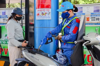 Quỹ bình ổn giá xăng dầu đủ hỗ trợ trong 15 ngày, Bộ Công Thương nêu đề xuất