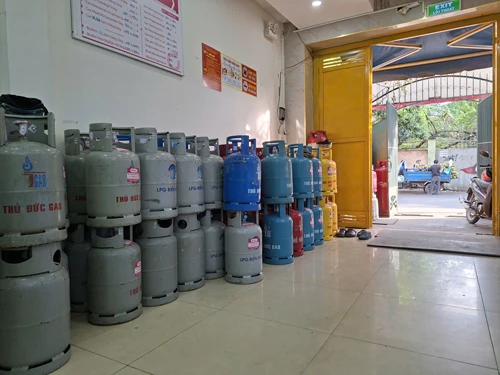 Quán ăn chật vật giữ giá Quán ăn chật vật giữ giá