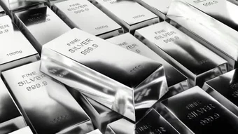 Sáng 24/6, giá bạc thế giới giảm về dưới 61 USD/ounce