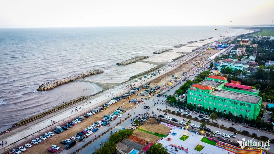 Sau nhiều năm đìu hiu, biển Thịnh Long trở lại thời hoàng kim Sau nhiều năm đìu hiu, biển Thịnh Long trở lại thời hoàng kim
