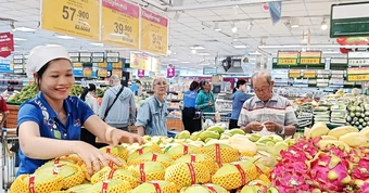 Siêu thị ưu đãi lớn nhiều mặt hàng thiết yếu
