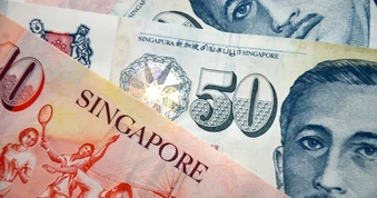 Singapore phát tiền hỗ trợ 2,4 triệu dân trong cơn bão giá