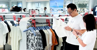 Số người thắt chặt chi tiêu tăng, 92% 'thượng đế' Việt vẫn sẵn sàng thử nghiệm sản phẩm mới