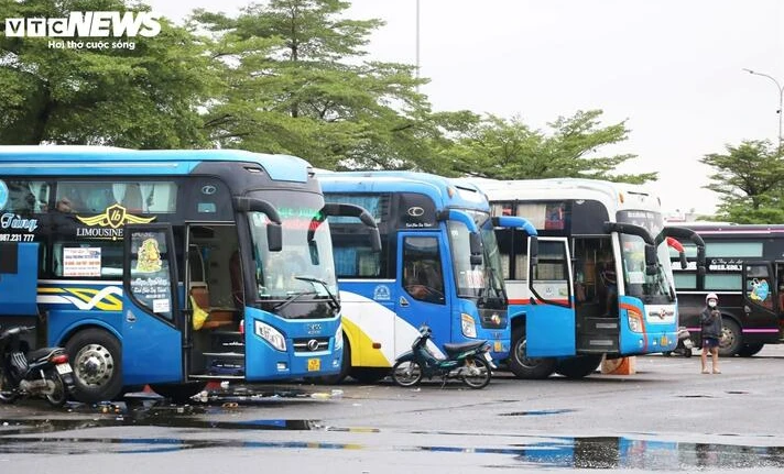 Sống chung với giá xăng dầu 'phi mã', doanh nghiệp vận tải gồng mình thích ứng
