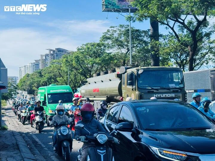 Sức mua xăng dầu tăng đột biến, TP.HCM kích hoạt loạt giải pháp bình ổn thị trường Sức mua xăng dầu tăng đột biến, TP.HCM kích hoạt loạt giải pháp bình ổn thị trường