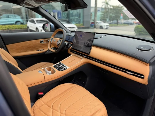 SUV hybrid kỷ lục 1.800km và "xe điện quốc dân" giá 459 triệu đồng ra mắt Việt Nam SUV hybrid kỷ lục 1.800km và "xe điện quốc dân" giá 459 triệu đồng ra mắt Việt Nam