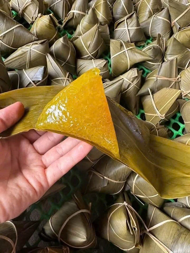 Tết Đoan Ngọ cận kề, món bánh truyền thống nào đang được đặt mua nhiều nhất? Tết Đoan Ngọ cận kề, món bánh truyền thống nào đang được đặt mua nhiều nhất?