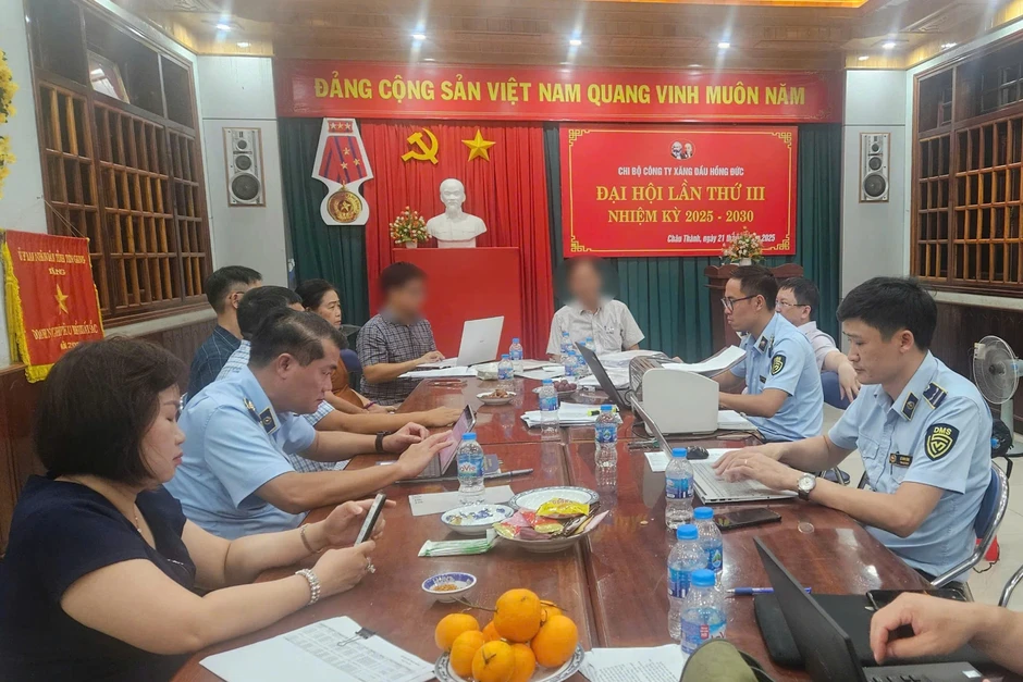 Thêm 2 doanh nghiệp đầu mối xăng dầu miền Tây bị phạt Thêm 2 doanh nghiệp đầu mối xăng dầu miền Tây bị phạt