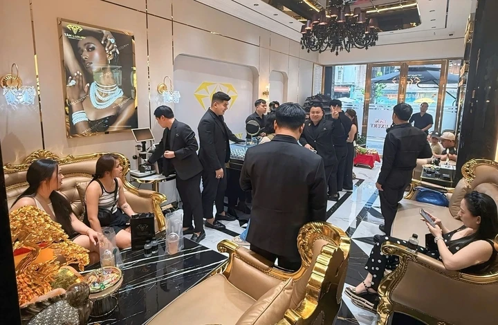 Thị trường kim cương ở TP.HCM dần hồi phục Thị trường kim cương ở TP.HCM dần hồi phục