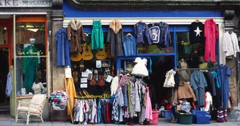 Thị trường đồ second-hand bùng nổ, đe dọa bán lẻ truyền thống