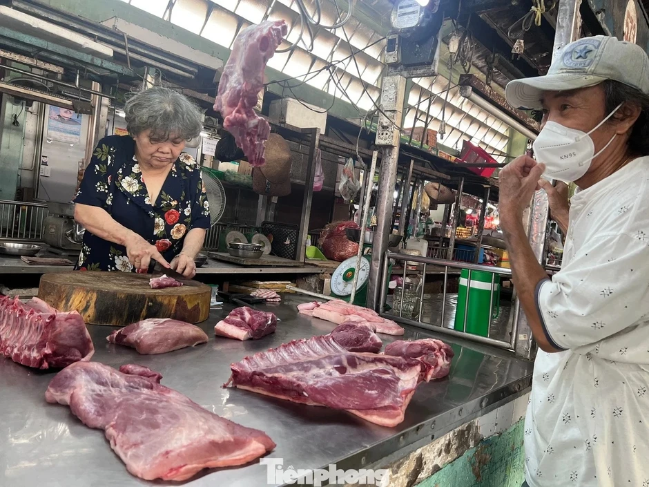 Thịt heo 'đứng giá' vẫn ế Thịt heo 'đứng giá' vẫn ế