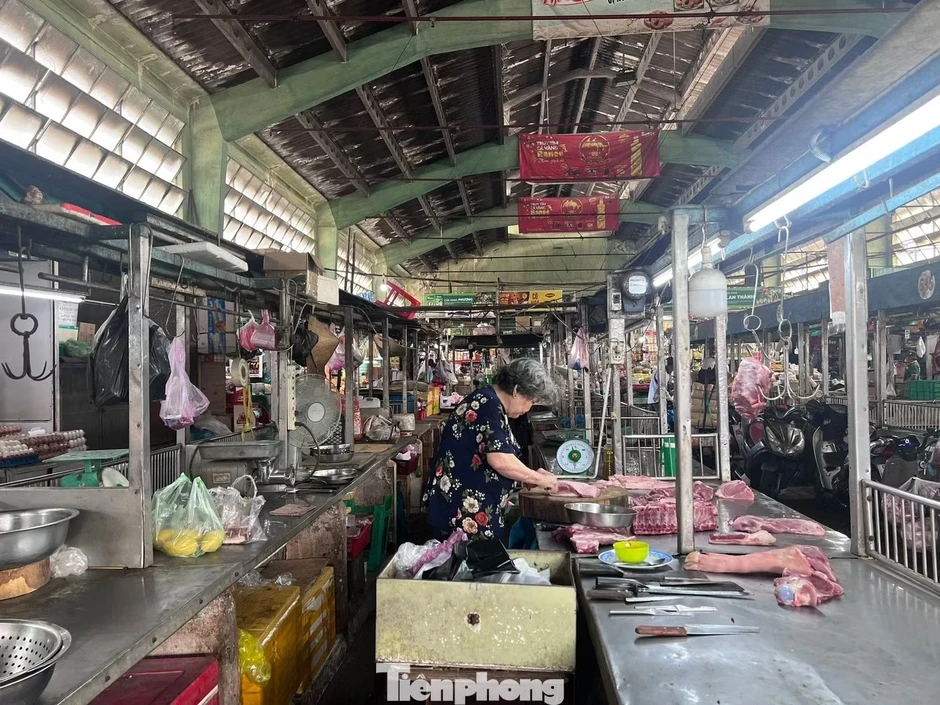 Thịt heo 'đứng giá' vẫn ế Thịt heo 'đứng giá' vẫn ế
