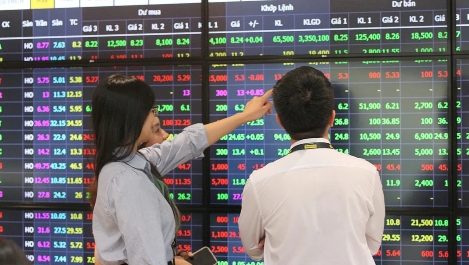 Thu nhập giảm kỷ lục, môi giới chứng khoán 'khóc ròng'