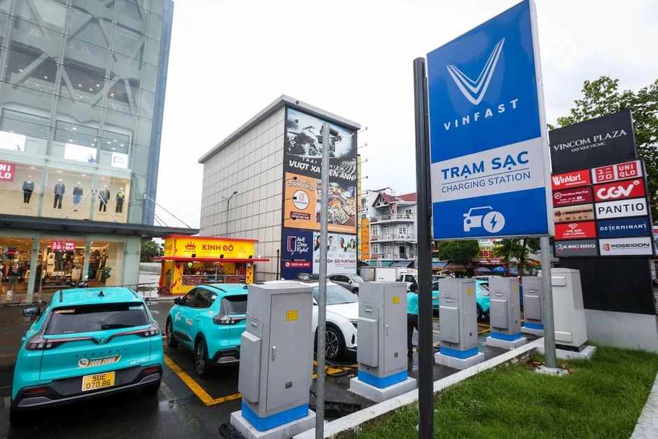 Thủ tướng yêu cầu sớm phủ trạm sạc tại các thành phố lớn Thủ tướng yêu cầu sớm phủ trạm sạc tại các thành phố lớn