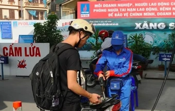 Tiếp tục xả Quỹ bình ổn, giá xăng RON 95 tăng 335 đồng/lít