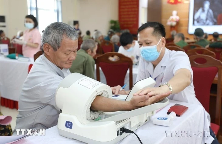 Tin tức sáng 14-6: Cân mua bán vàng phải được kiểm định và có chứng nhận còn hạn dùng Tin tức sáng 14-6: Cân mua bán vàng phải được kiểm định và có chứng nhận còn hạn dùng