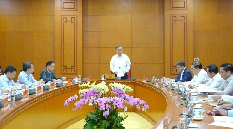 Tổng Bí thư: Cần có chiến lược cụ thể nhằm tái cơ cấu nền kinh tế Tổng Bí thư: Cần có chiến lược cụ thể nhằm tái cơ cấu nền kinh tế