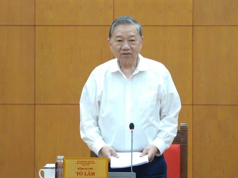 Tổng Bí thư: Cần có chiến lược cụ thể nhằm tái cơ cấu nền kinh tế Tổng Bí thư: Cần có chiến lược cụ thể nhằm tái cơ cấu nền kinh tế