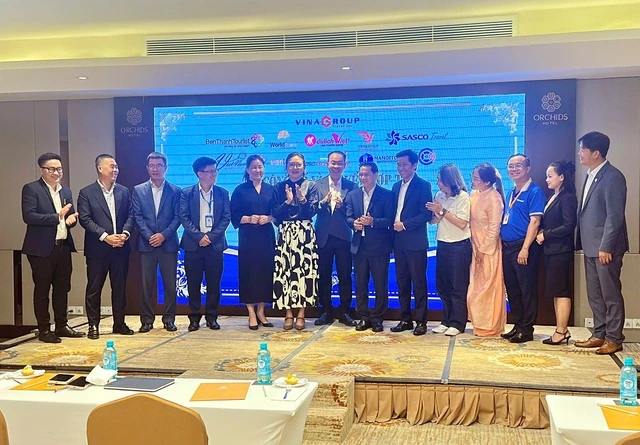 Tour trực thăng bắt đầu đón khách, TPHCM sẽ mở rộng thêm nhiều bãi đáp Tour trực thăng bắt đầu đón khách, TPHCM sẽ mở rộng thêm nhiều bãi đáp