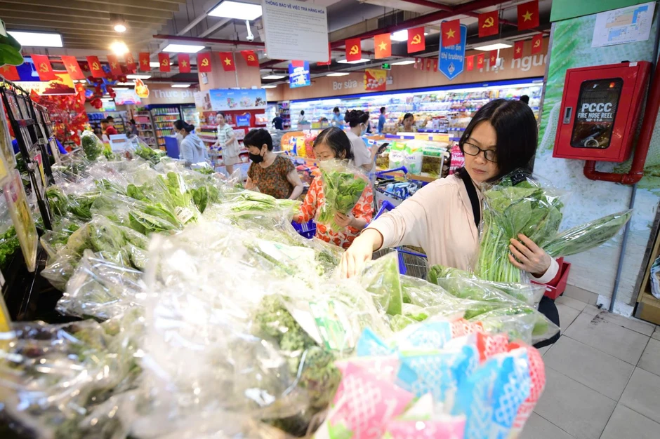 TP Hồ Chí Minh: Siêu thị 'hút' khách do nắng nóng, sức mua tăng mạnh TP Hồ Chí Minh: Siêu thị 'hút' khách do nắng nóng, sức mua tăng mạnh