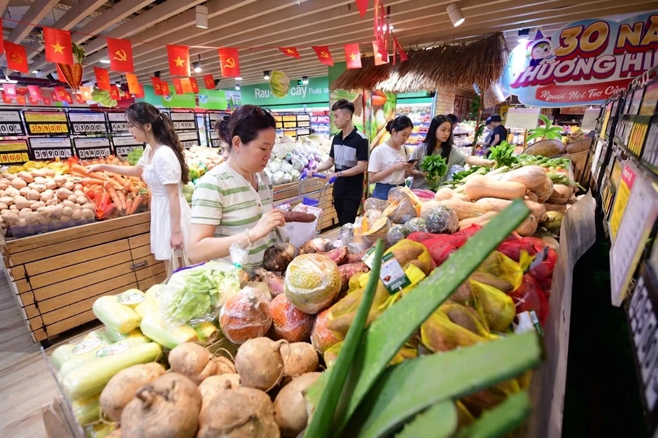 TP Hồ Chí Minh: Siêu thị 'hút' khách do nắng nóng, sức mua tăng mạnh TP Hồ Chí Minh: Siêu thị 'hút' khách do nắng nóng, sức mua tăng mạnh