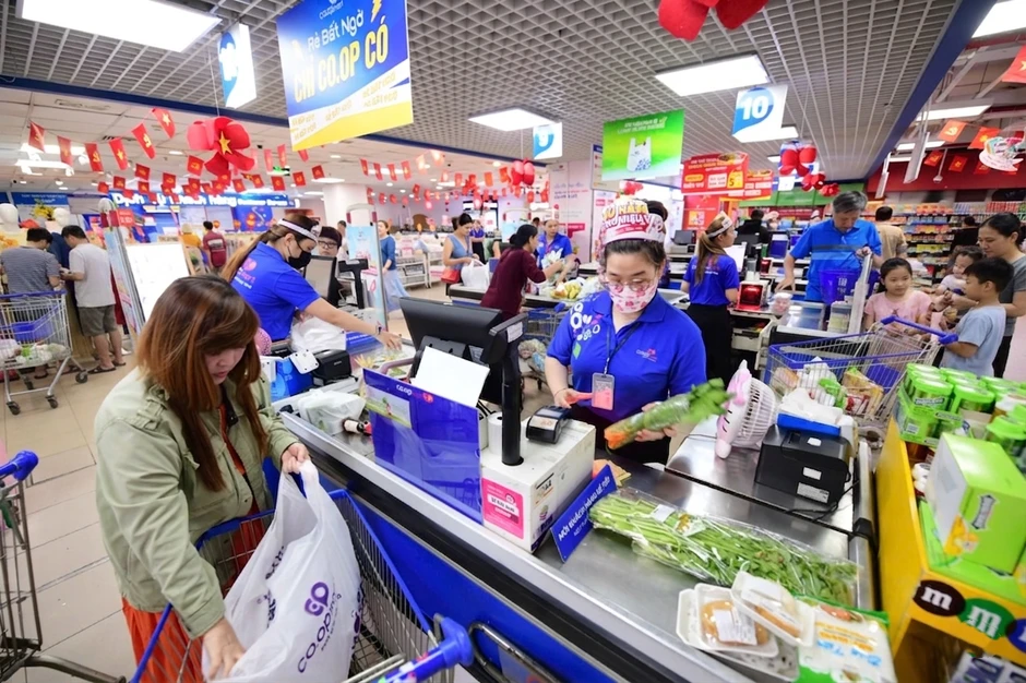 TP Hồ Chí Minh: Siêu thị 'hút' khách do nắng nóng, sức mua tăng mạnh TP Hồ Chí Minh: Siêu thị 'hút' khách do nắng nóng, sức mua tăng mạnh