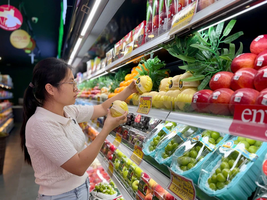 Trái cây ngoại ồ ạt về Việt Nam, giá rẻ bất ngờ Trái cây ngoại ồ ạt về Việt Nam, giá rẻ bất ngờ